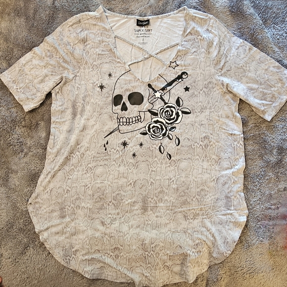 NWOT - Torrid - Love Sick - Size 2 / 2X / 18 - 20 - Picture 1 of 3